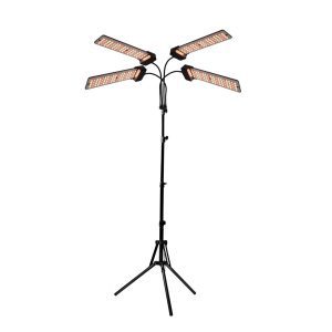 Лампа за растения STELS UltraBloom X4 с четири LED осветителни панела, осигуряващи пълен спектър LED осветление за оптимален растеж на растения.