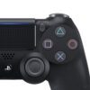 Джойстик за PS4 DualShock 4 Black, показан в близък план, демонстриращ ергономичния дизайн и класическия черен цвят.