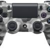 Джойстик за PS4 в сива камуфлажна разцветка с ергономичен дизайн и ясно видими бутони.