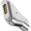 Преходник USB-C към MagSafe с магнитно свързване. Интелигентен чип за стабилно и безопасно зареждане на MacBook.