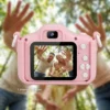 Семейно селфи заснето с детски дигитален фотоапарат STELS